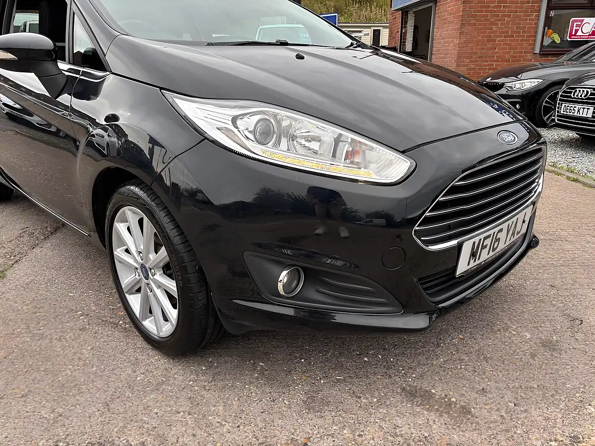 Used 2016 Ford Fiesta Titanium Black - Interior and Exterior details 4