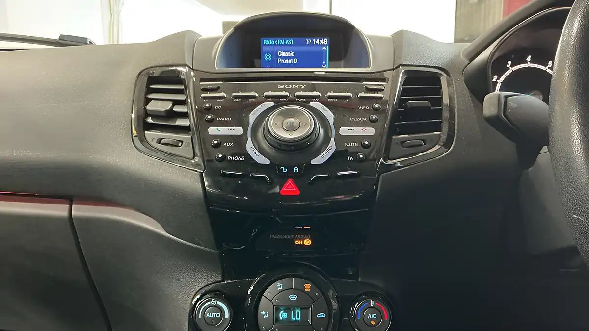 Used 2016 Ford Fiesta Titanium Black - Interior and Exterior details 8