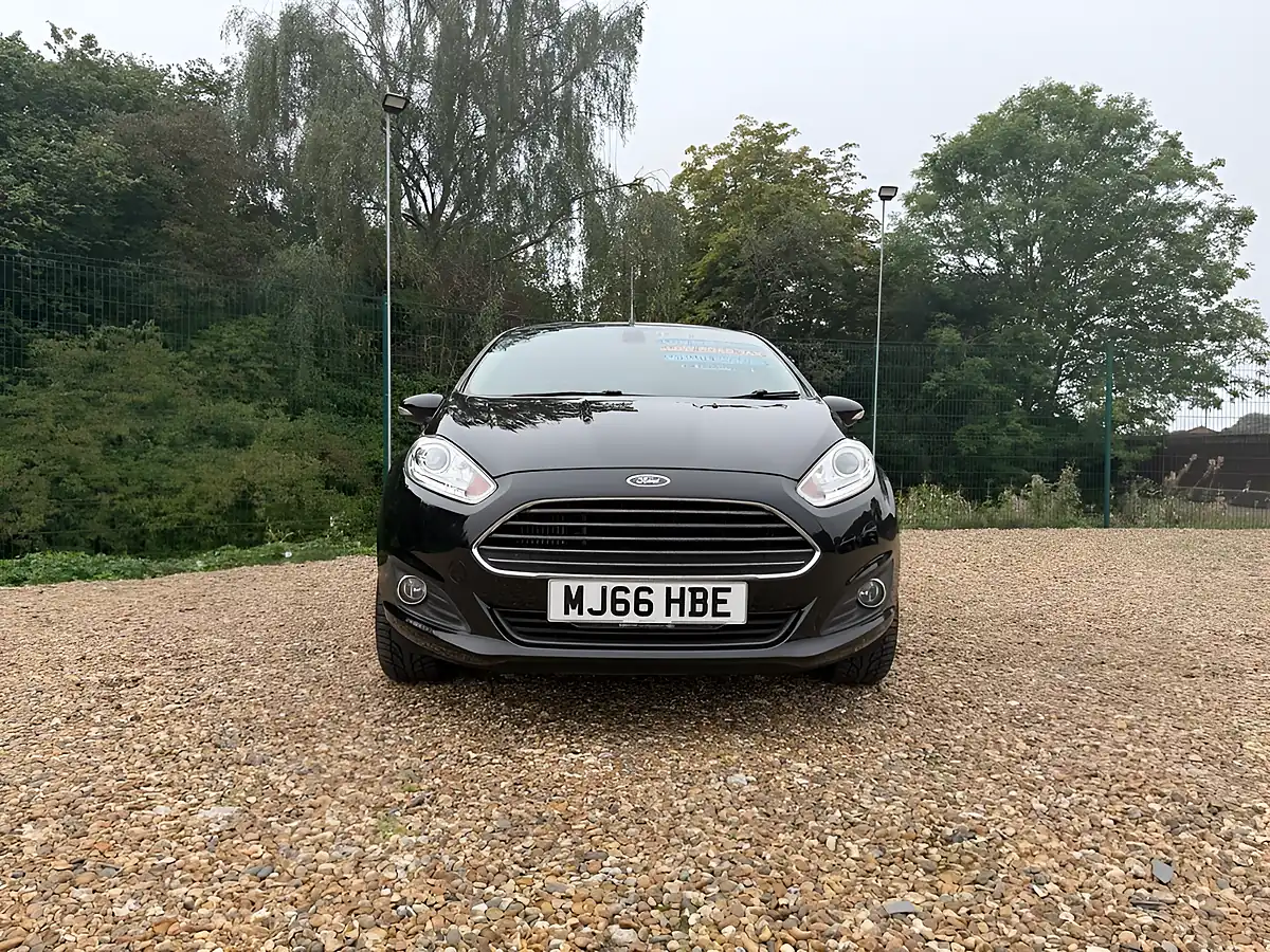 Used 2016 Ford Fiesta Titanium Black - Interior and Exterior details 4