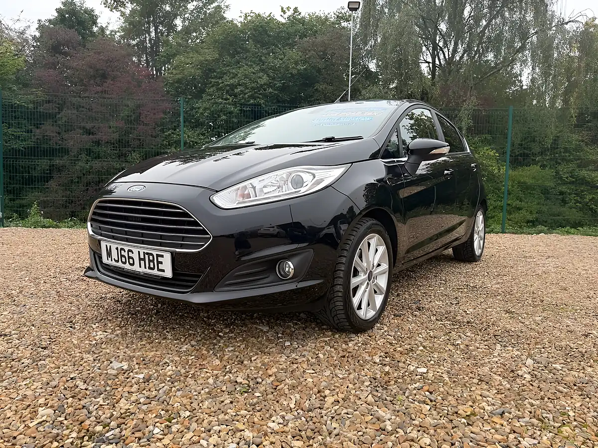 Used 2016 Ford Fiesta Titanium Black - Interior and Exterior details 6