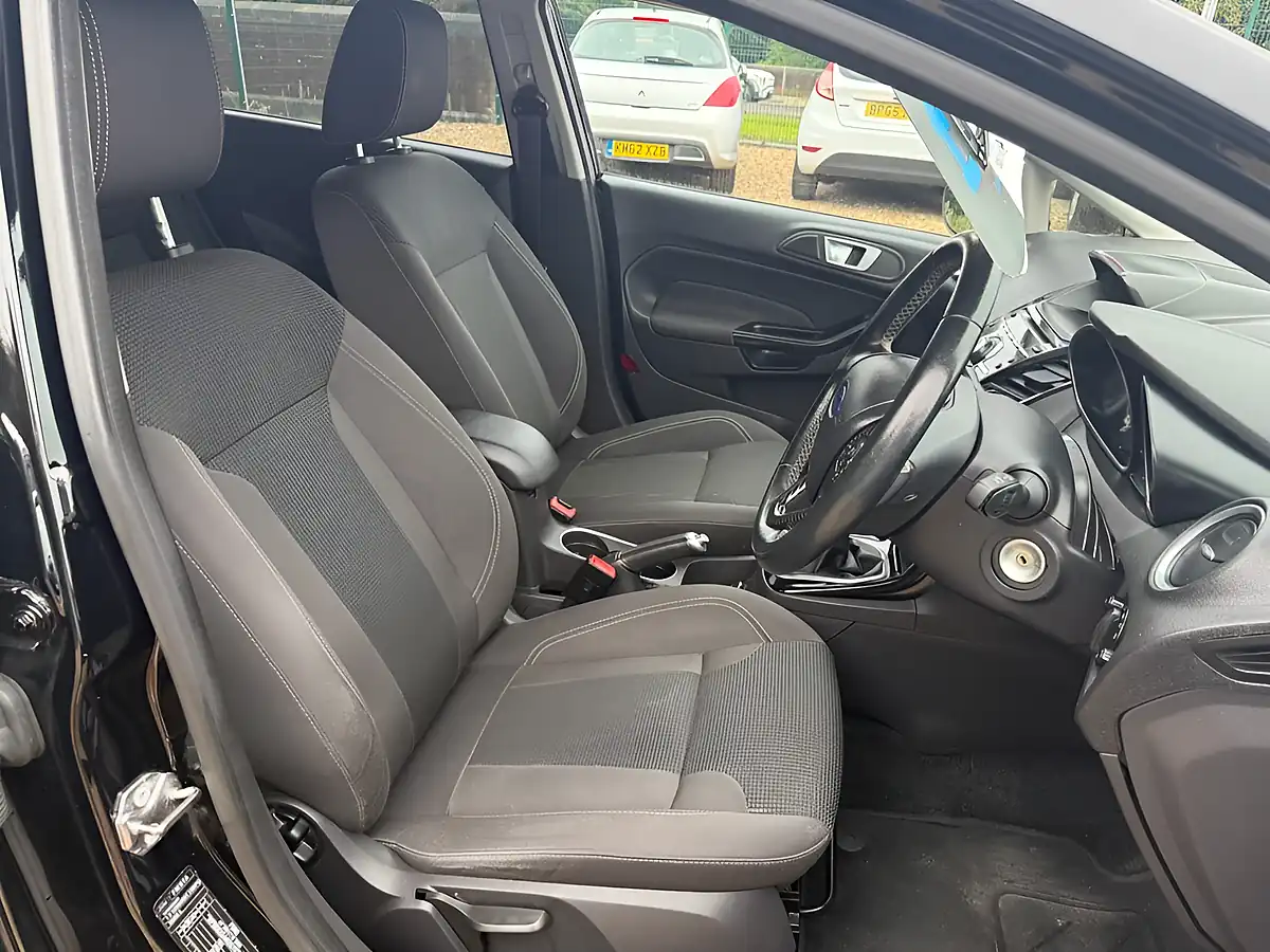 Used 2016 Ford Fiesta Titanium Black - Interior and Exterior details 8