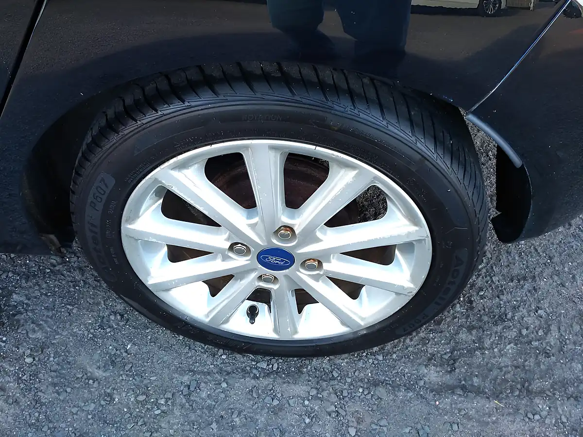 Used 2016 Ford Fiesta Titanium Black - Interior and Exterior details 12
