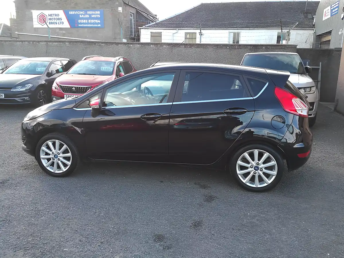 Used 2016 Ford Fiesta Titanium Black - Interior and Exterior details 3
