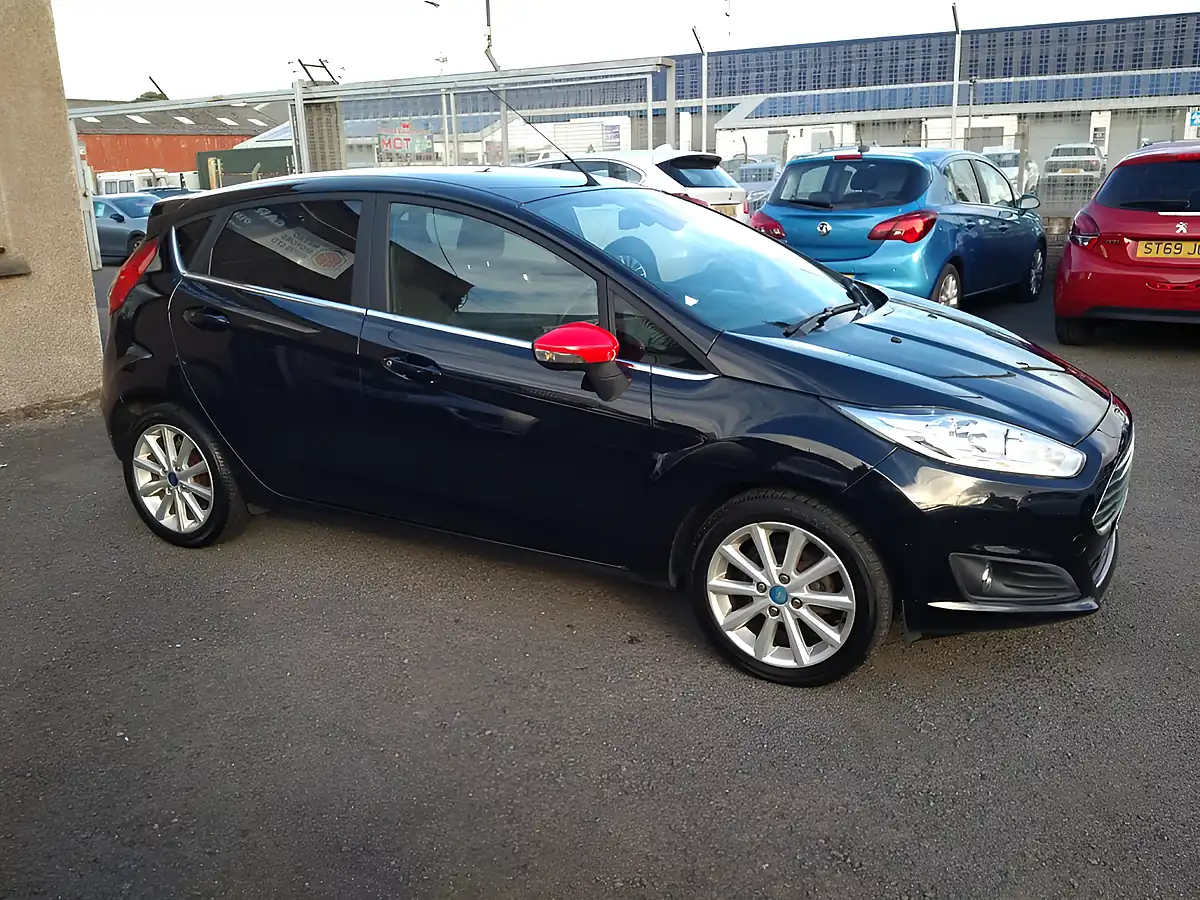 Used 2016 Ford Fiesta Titanium Black - Interior and Exterior details 8