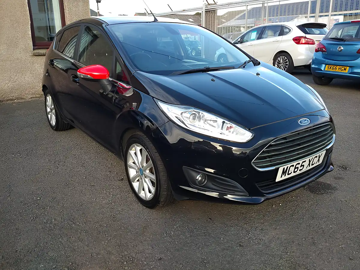 Used 2016 Ford Fiesta Titanium Black - Interior and Exterior details 9