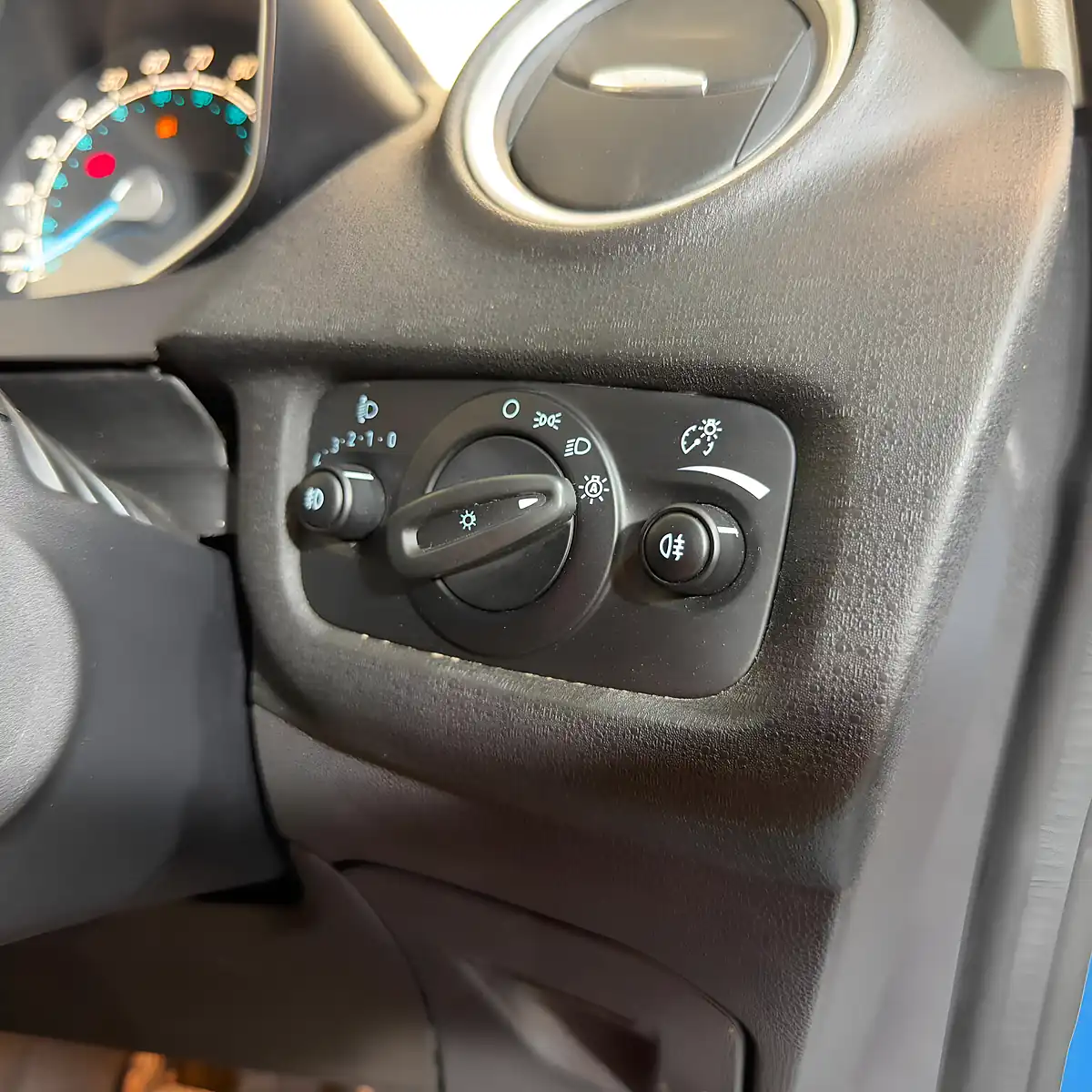 Used 2016 Ford Fiesta Titanium Blue - Interior and Exterior details 11