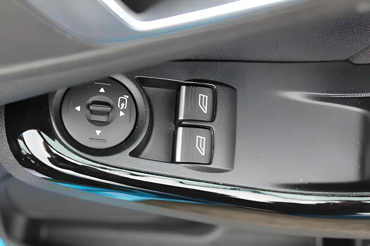 Used 2016 Ford Fiesta Titanium Blue - Interior and Exterior details 11