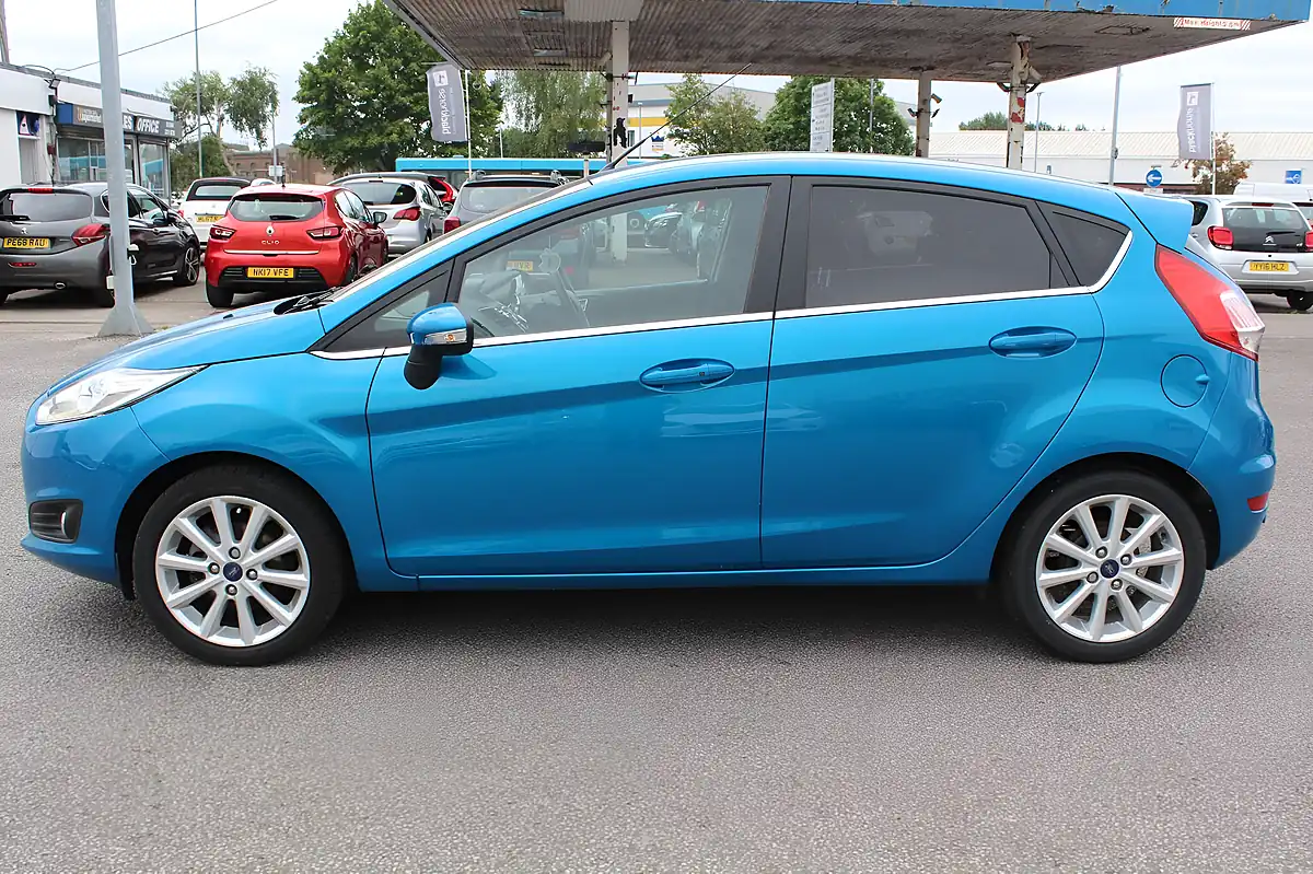 Used 2016 Ford Fiesta Titanium Blue - Interior and Exterior details 19