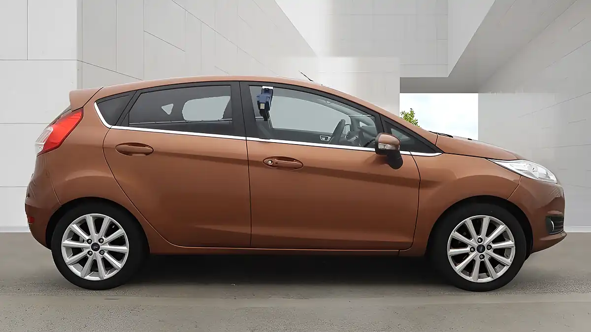 Used 2016 Ford Fiesta Titanium Brown - Interior and Exterior details 6