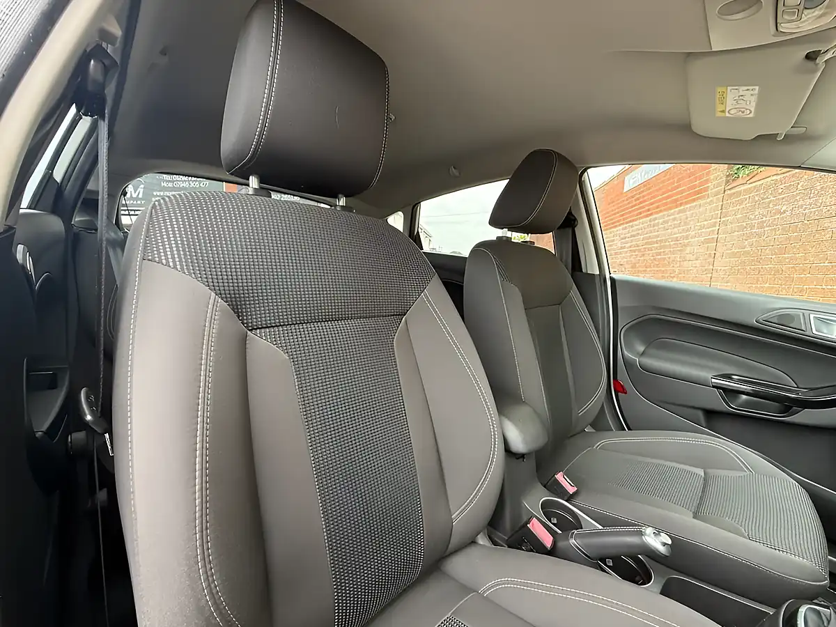 Used 2016 Ford Fiesta Titanium Frozen White - Interior and Exterior details 10