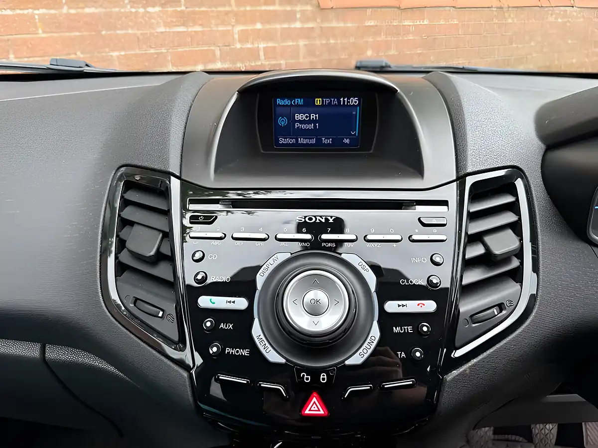 Used 2016 Ford Fiesta Titanium Frozen White - Interior and Exterior details 11