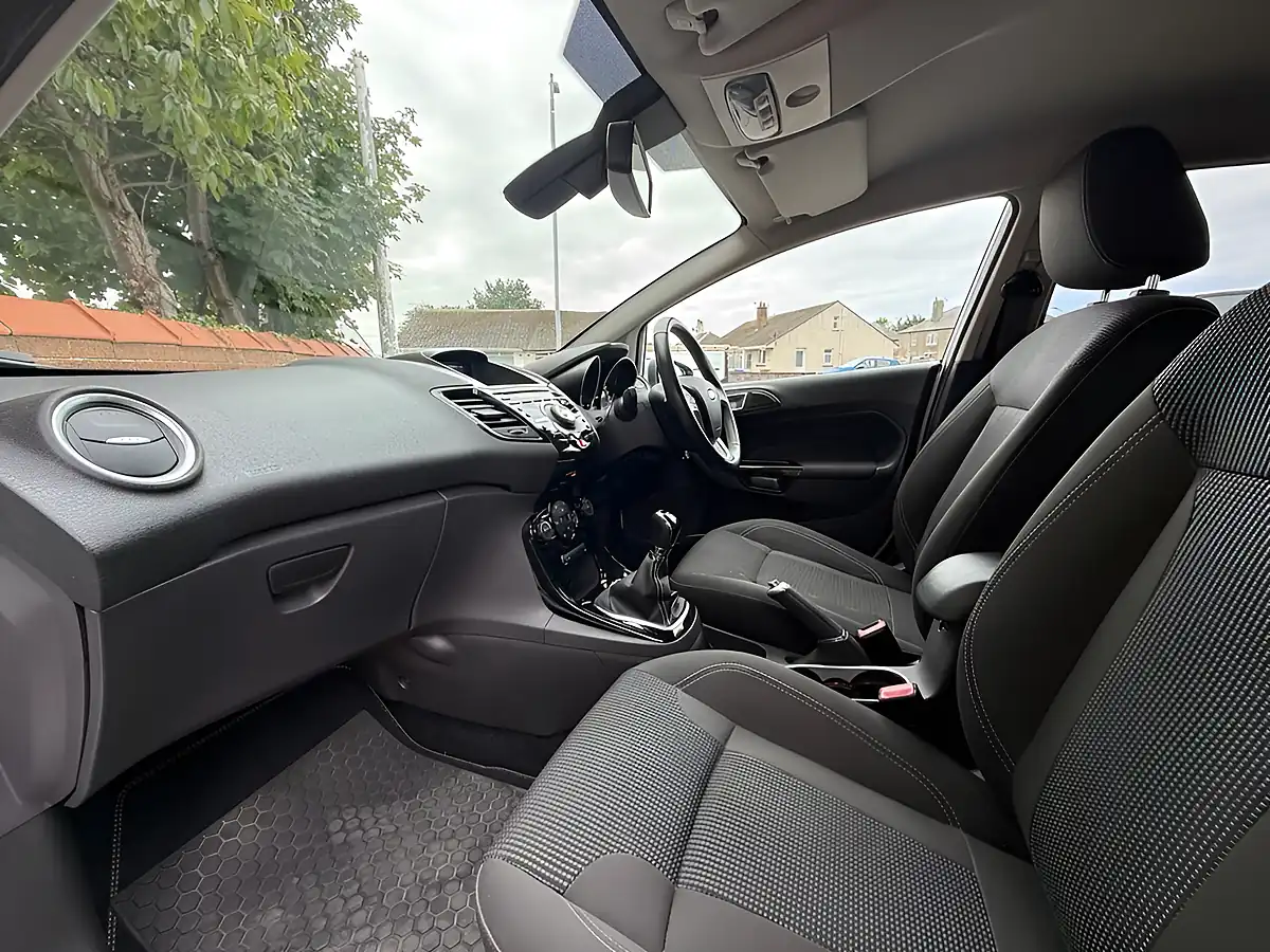 Used 2016 Ford Fiesta Titanium Frozen White - Interior and Exterior details 13