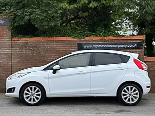 Used 2016 Ford Fiesta Titanium Frozen White - Interior and Exterior details 4