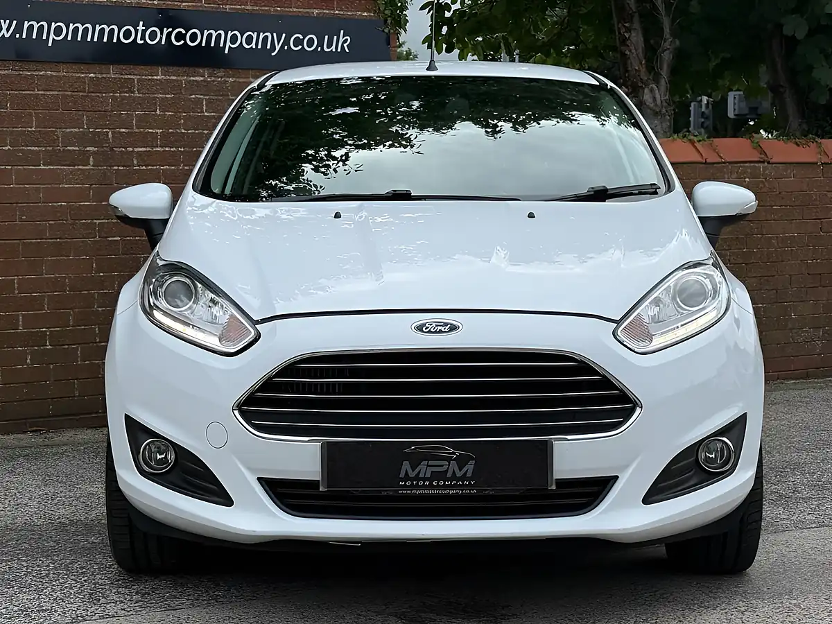 Used 2016 Ford Fiesta Titanium Frozen White - Interior and Exterior details 7