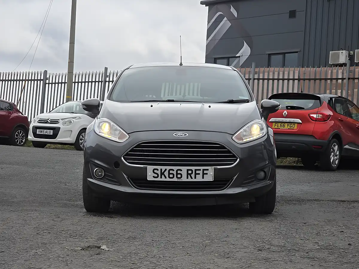 Used 2016 Ford Fiesta Titanium Grey - Interior and Exterior details 17