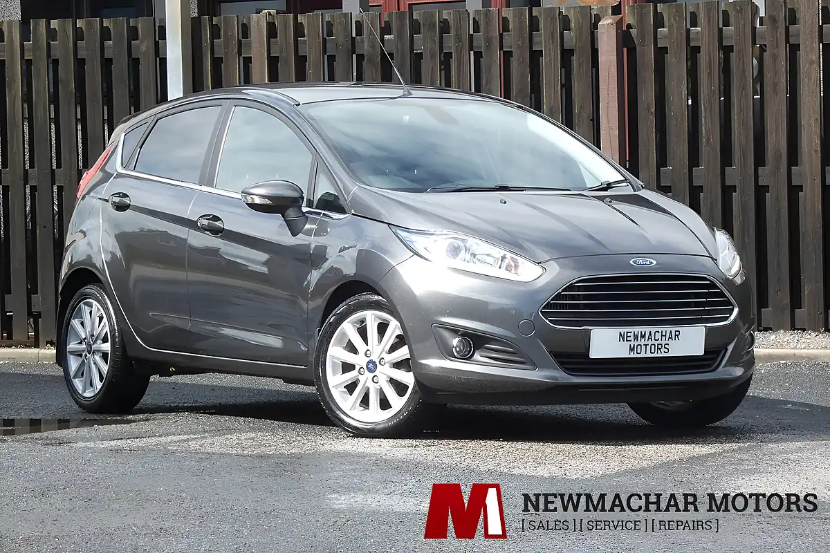 Used 2016 Ford Fiesta Titanium Grey - Front View