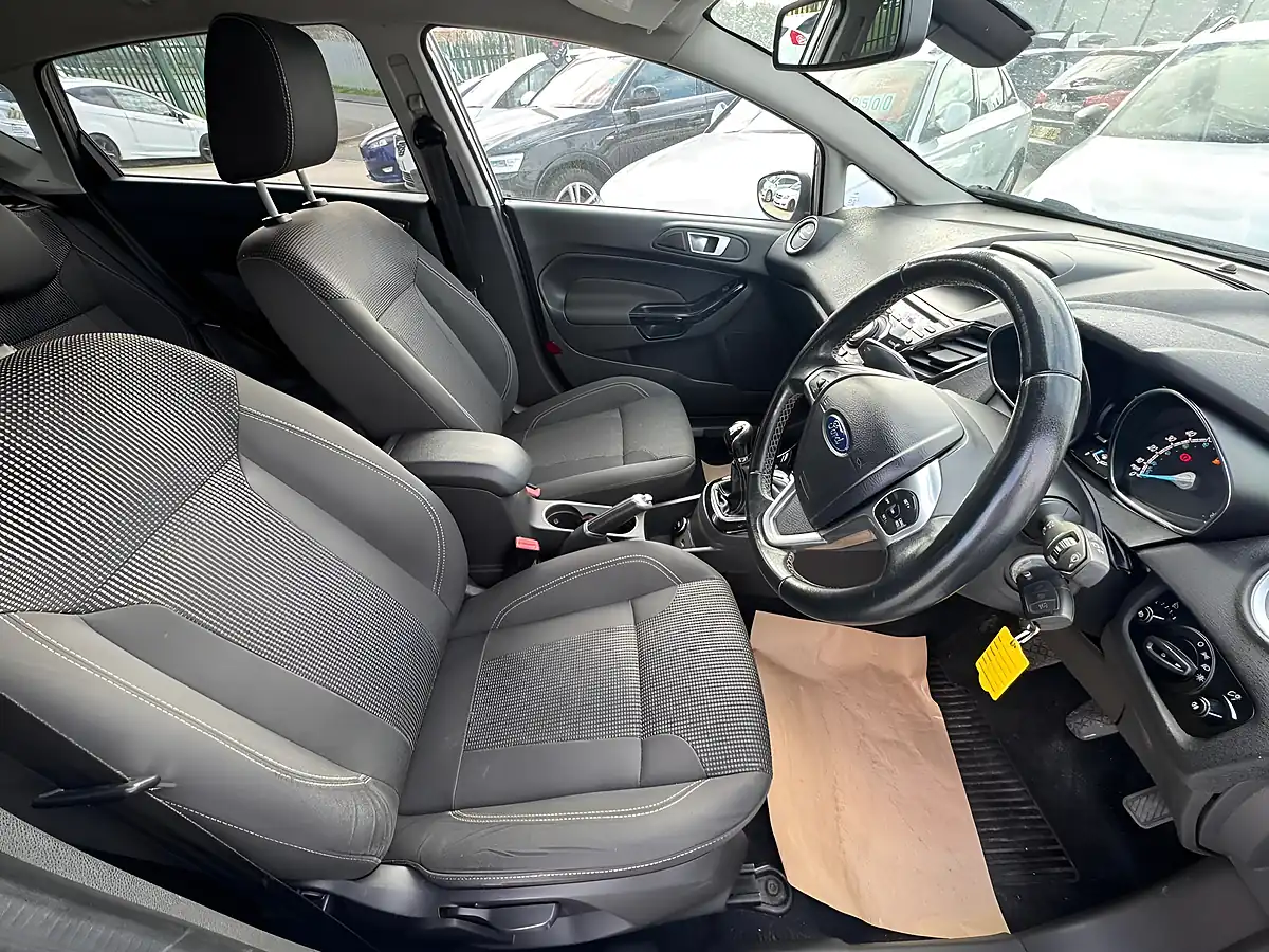 Used 2016 Ford Fiesta Titanium Grey - Interior and Exterior details 16