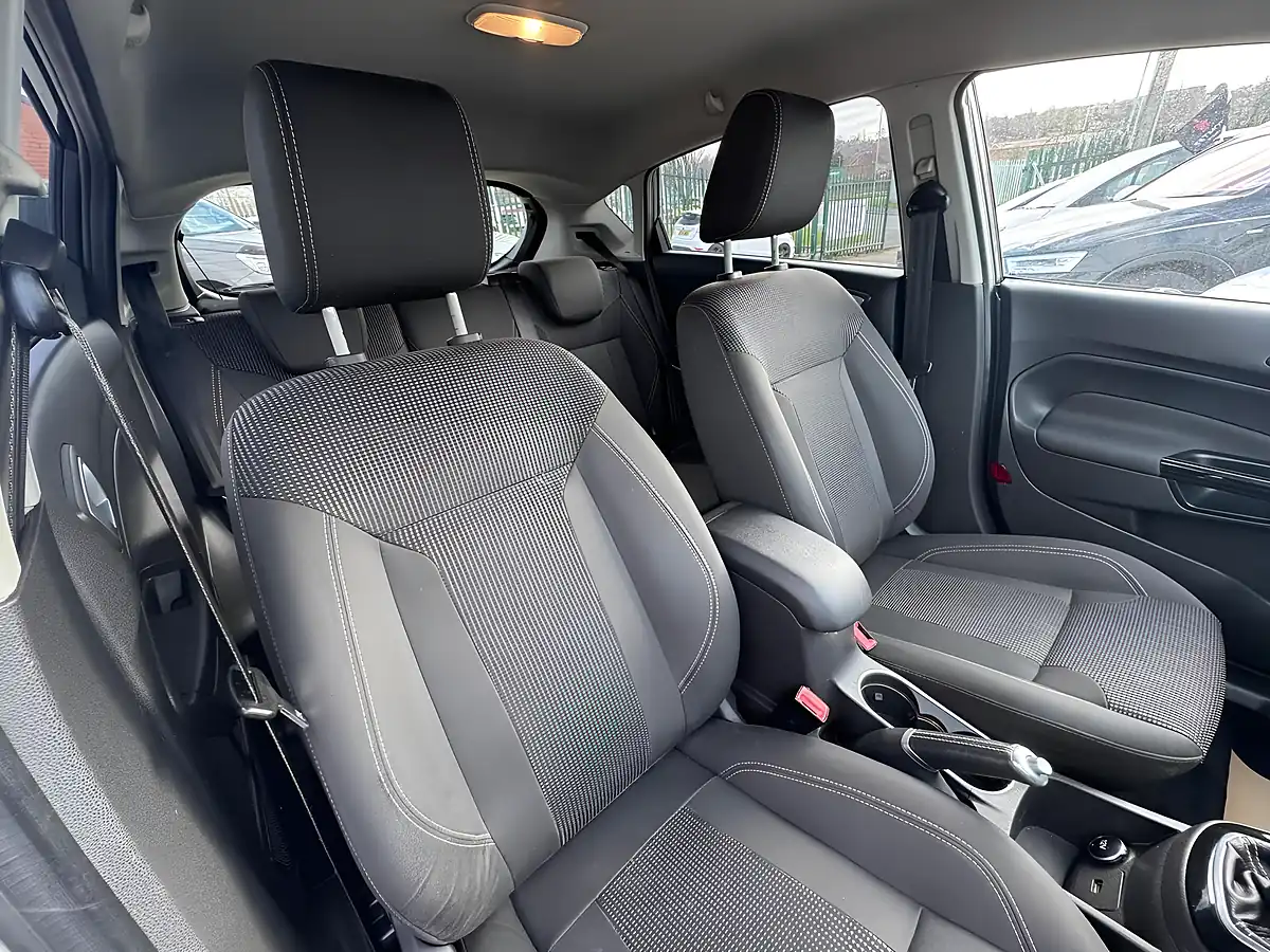 Used 2016 Ford Fiesta Titanium Grey - Interior and Exterior details 17