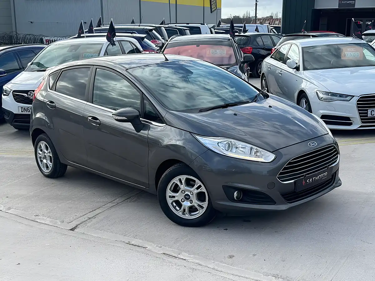 Used 2016 Ford Fiesta Titanium Grey - Interior and Exterior details 5