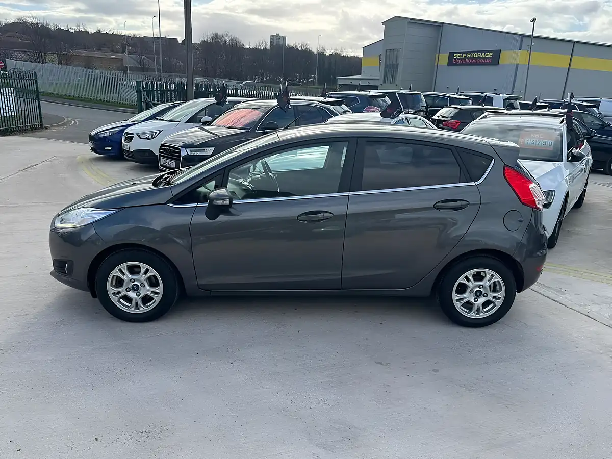 Used 2016 Ford Fiesta Titanium Grey - Interior and Exterior details 8