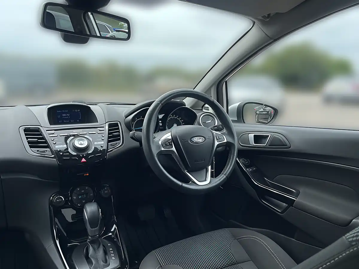 Used 2016 Ford Fiesta Titanium Silver - Interior and Exterior details 18