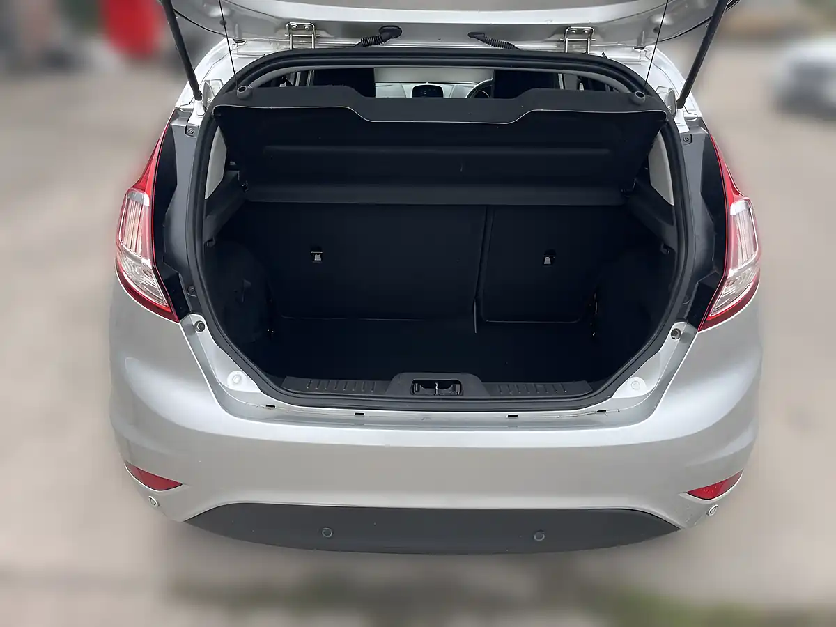 Used 2016 Ford Fiesta Titanium Silver - Interior and Exterior details 19