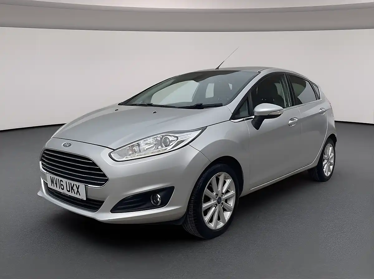 Used 2016 Ford Fiesta Titanium Silver - Interior and Exterior details 3