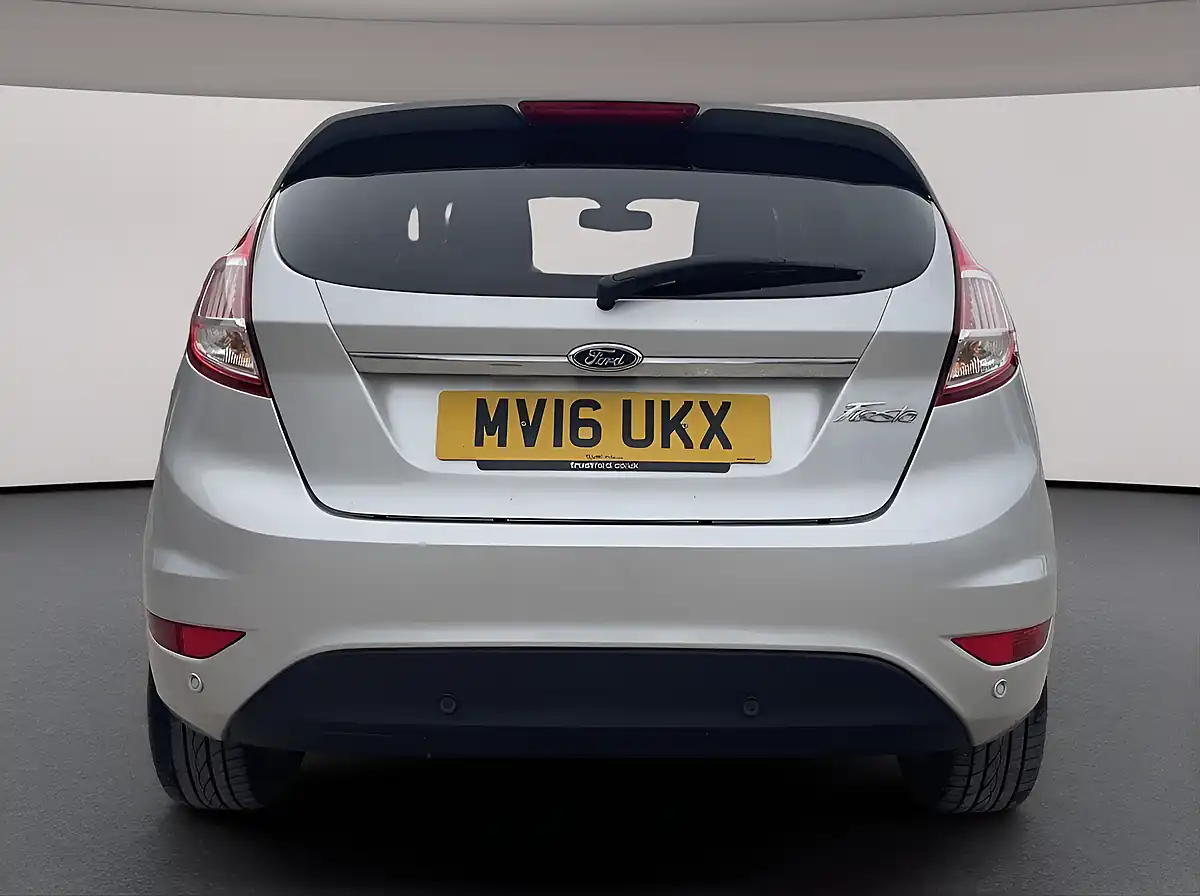 Used 2016 Ford Fiesta Titanium Silver - Interior and Exterior details 6