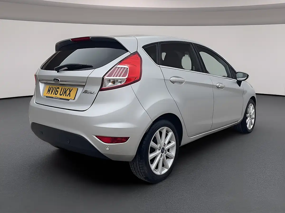 Used 2016 Ford Fiesta Titanium Silver - Interior and Exterior details 7