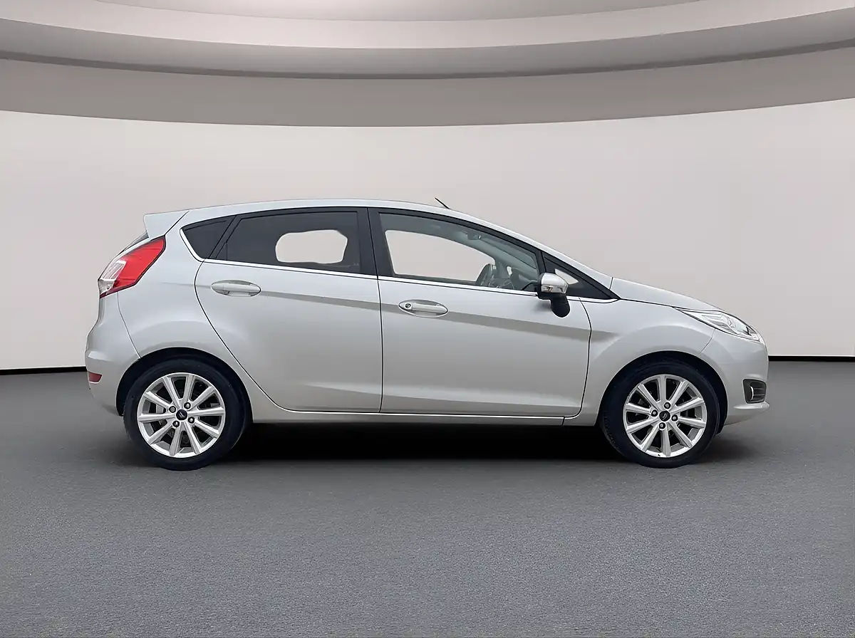 Used 2016 Ford Fiesta Titanium Silver - Interior and Exterior details 8