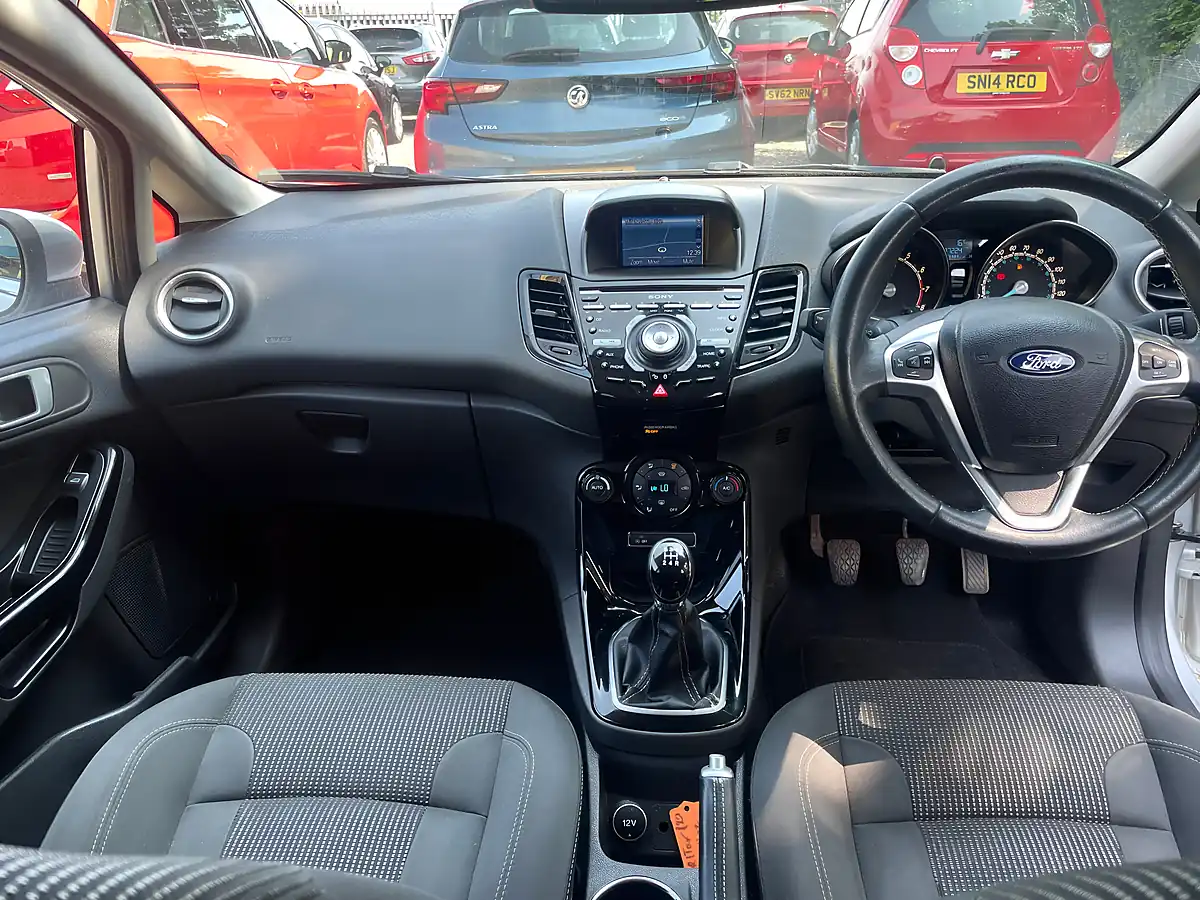 Used 2016 Ford Fiesta Titanium Silver - Interior and Exterior details 12