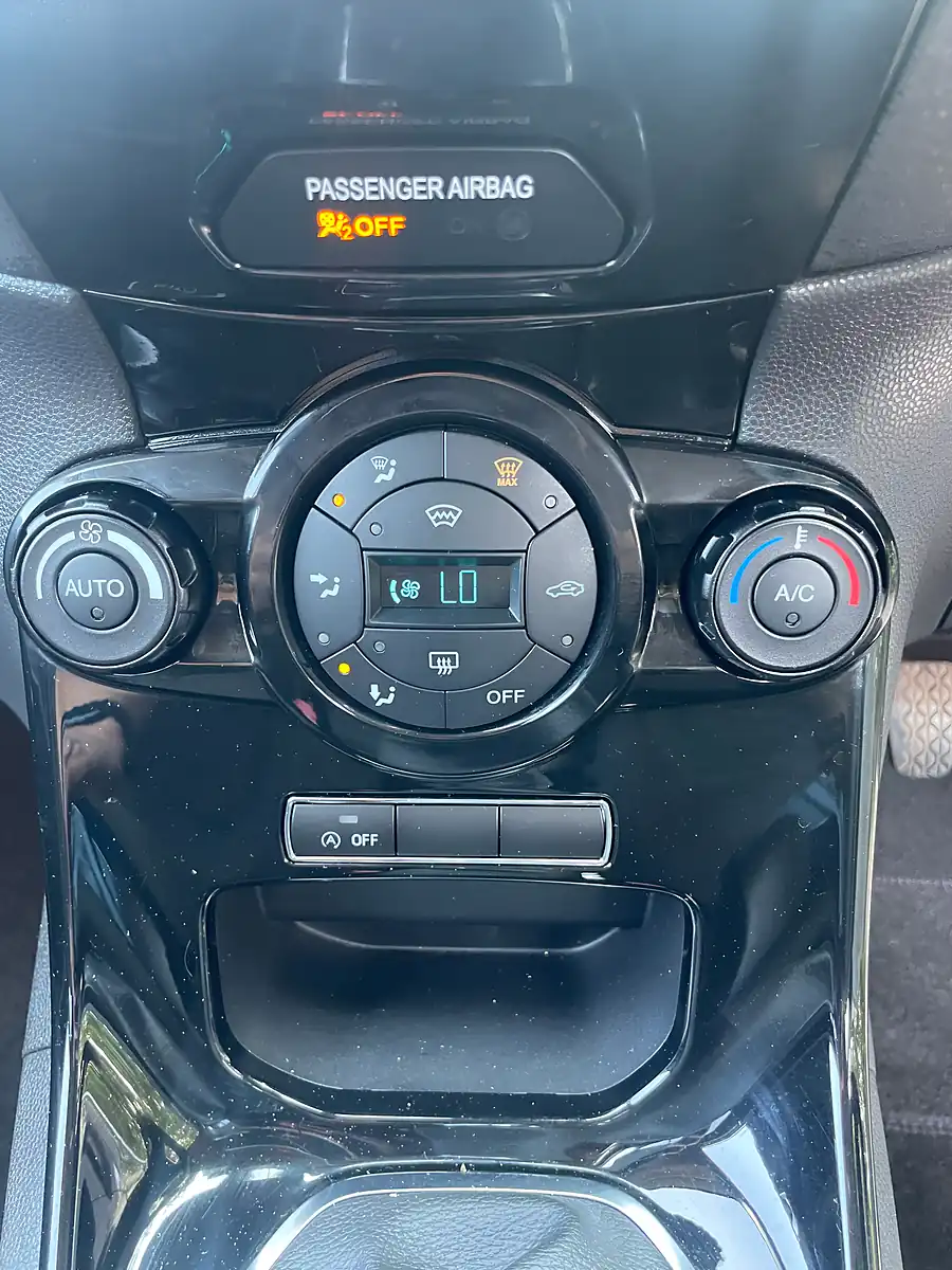 Used 2016 Ford Fiesta Titanium Silver - Interior and Exterior details 15