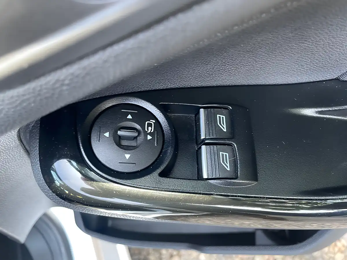 Used 2016 Ford Fiesta Titanium Silver - Interior and Exterior details 17