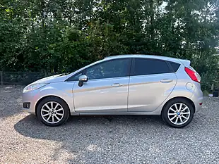 Used 2016 Ford Fiesta Titanium Silver - Interior and Exterior details 6