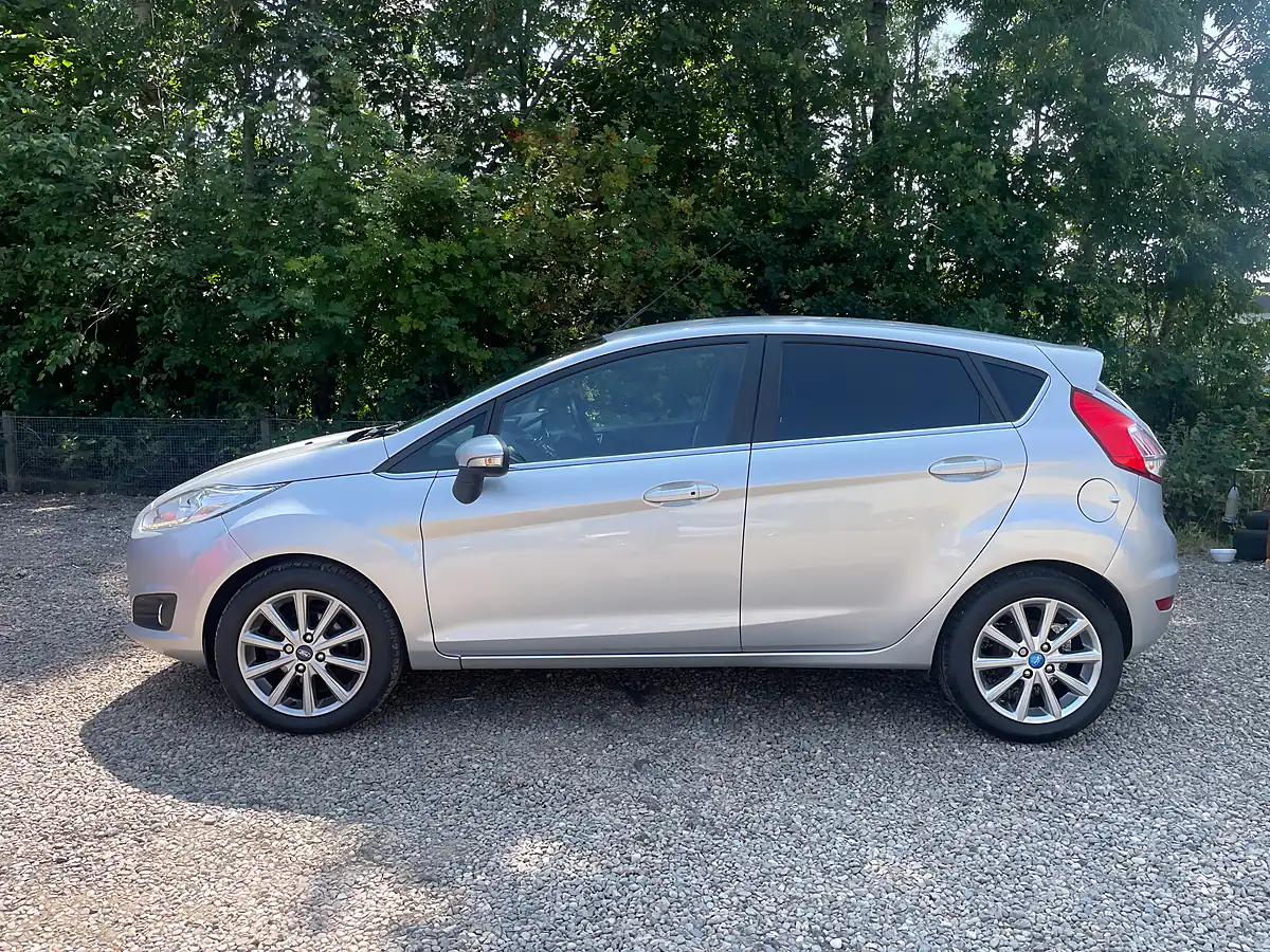 Used 2016 Ford Fiesta Titanium Silver - Interior and Exterior details 6