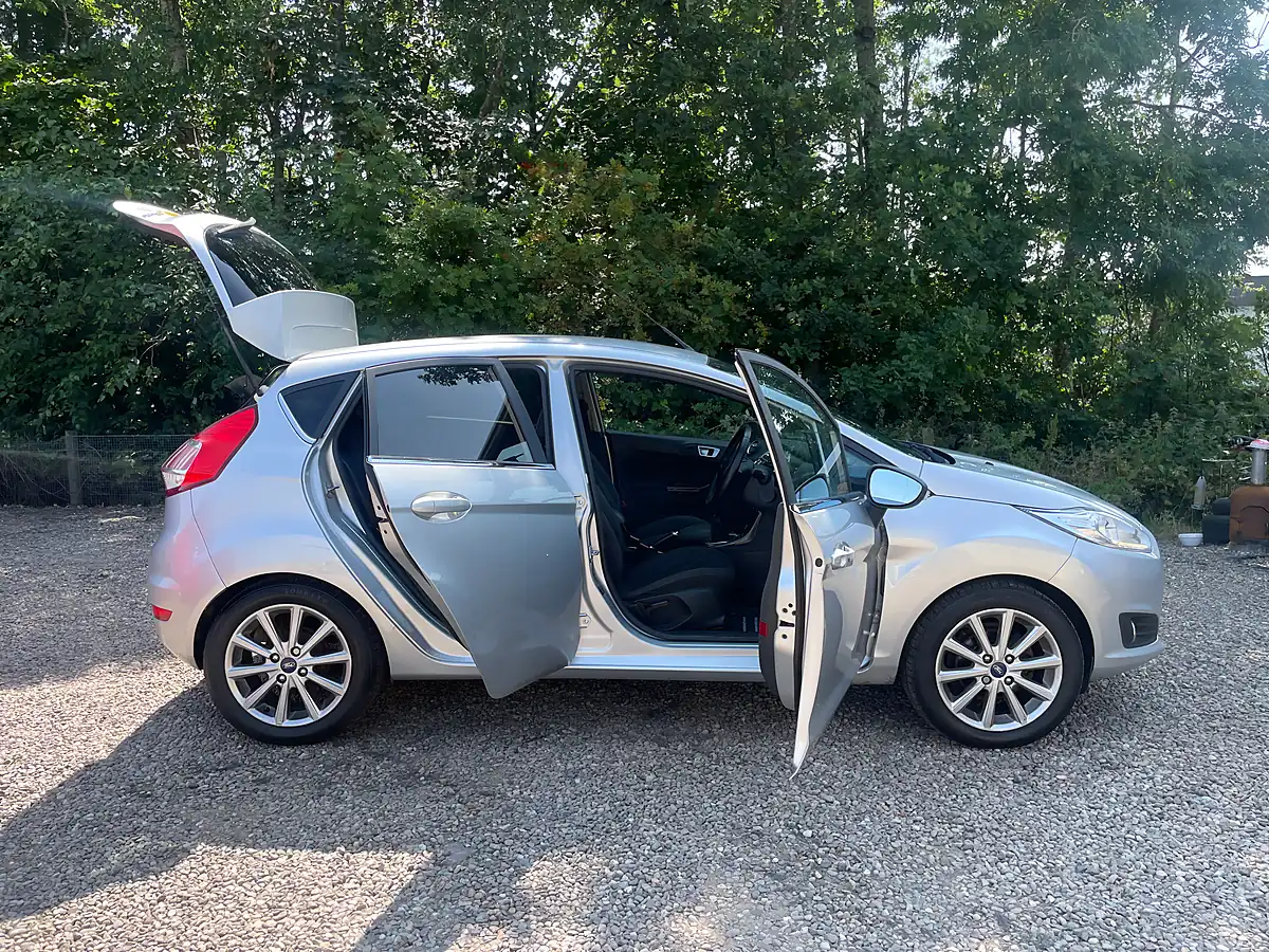 Used 2016 Ford Fiesta Titanium Silver - Interior and Exterior details 7