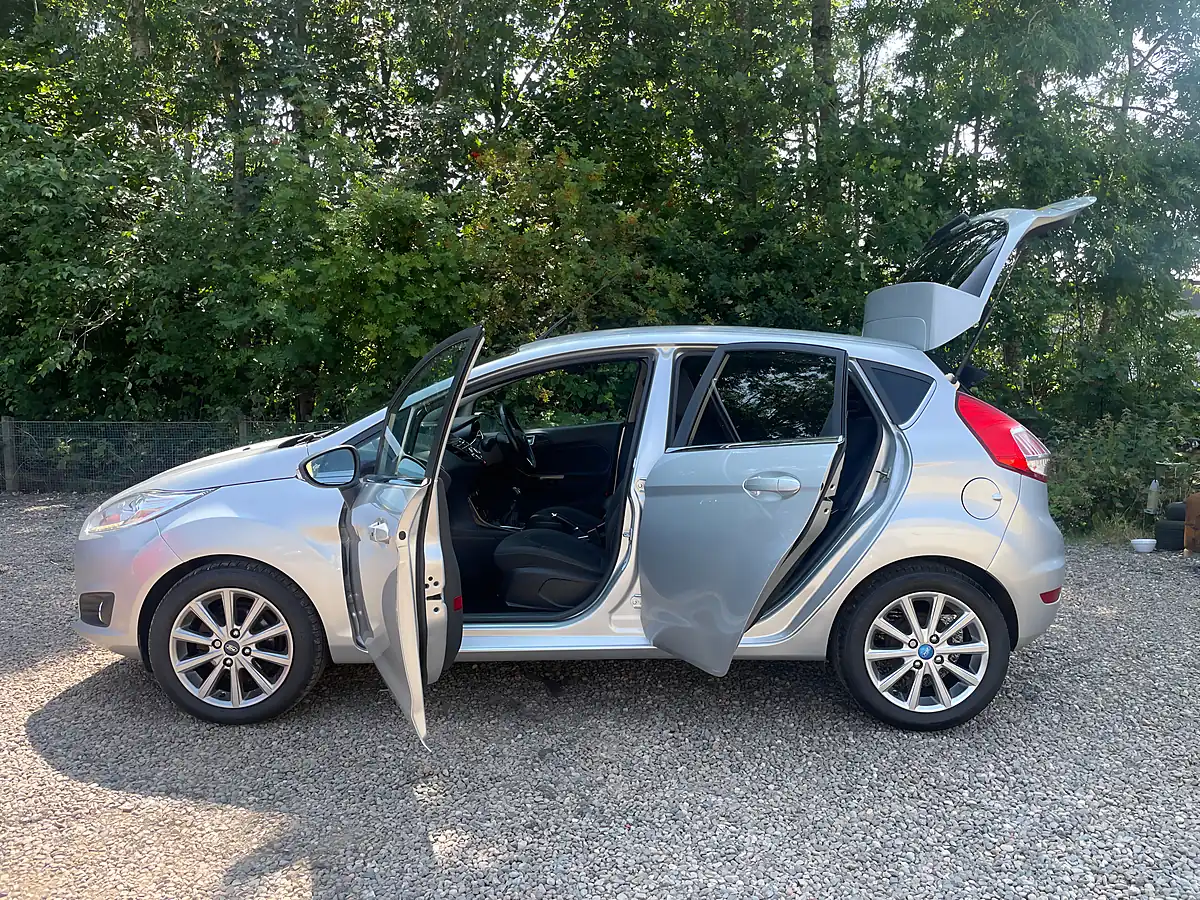 Used 2016 Ford Fiesta Titanium Silver - Interior and Exterior details 8