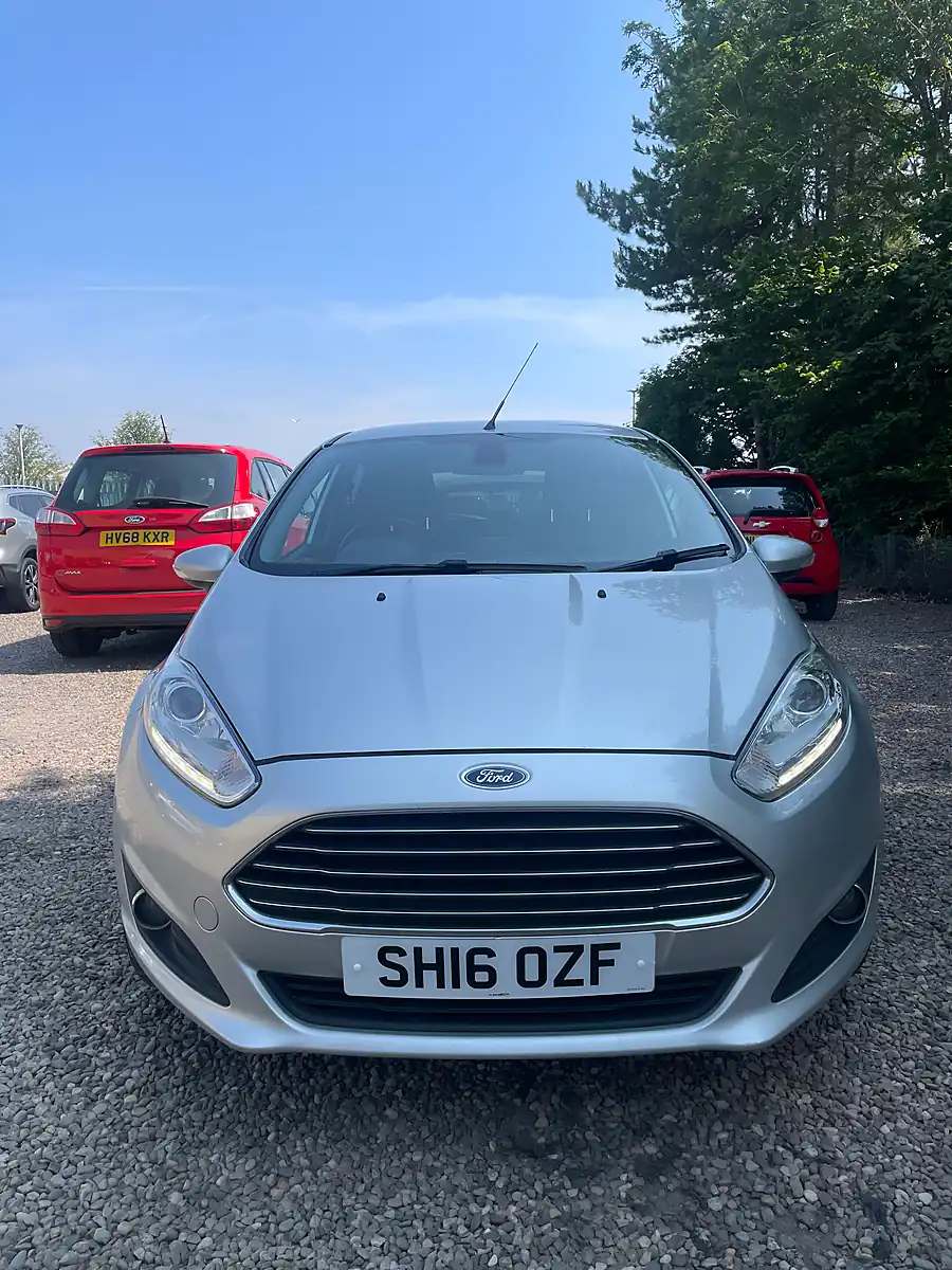 Used 2016 Ford Fiesta Titanium Silver - Interior and Exterior details 9