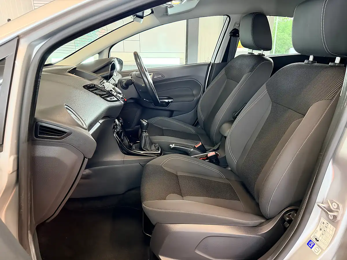 Used 2016 Ford Fiesta Titanium Silver - Interior and Exterior details 12