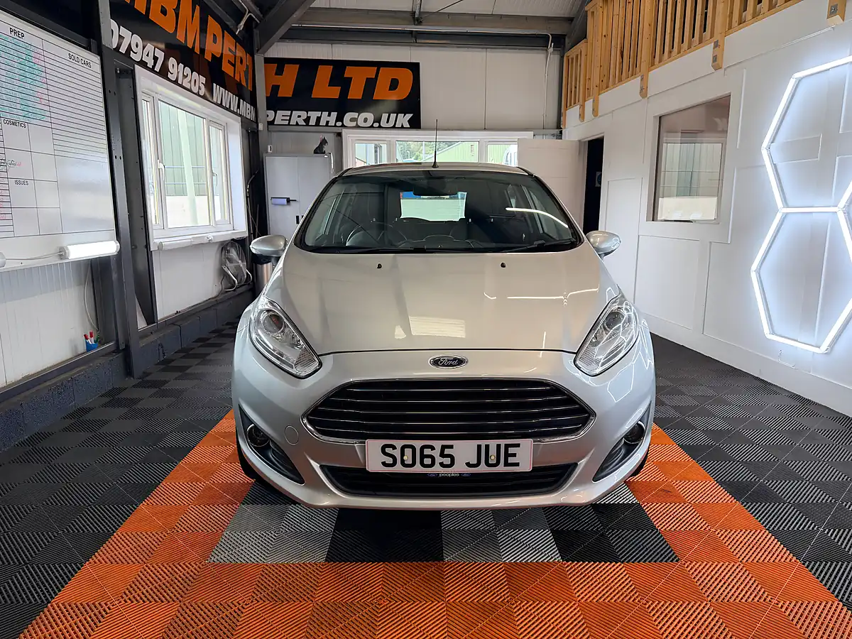 Used 2016 Ford Fiesta Titanium Silver - Interior and Exterior details 9