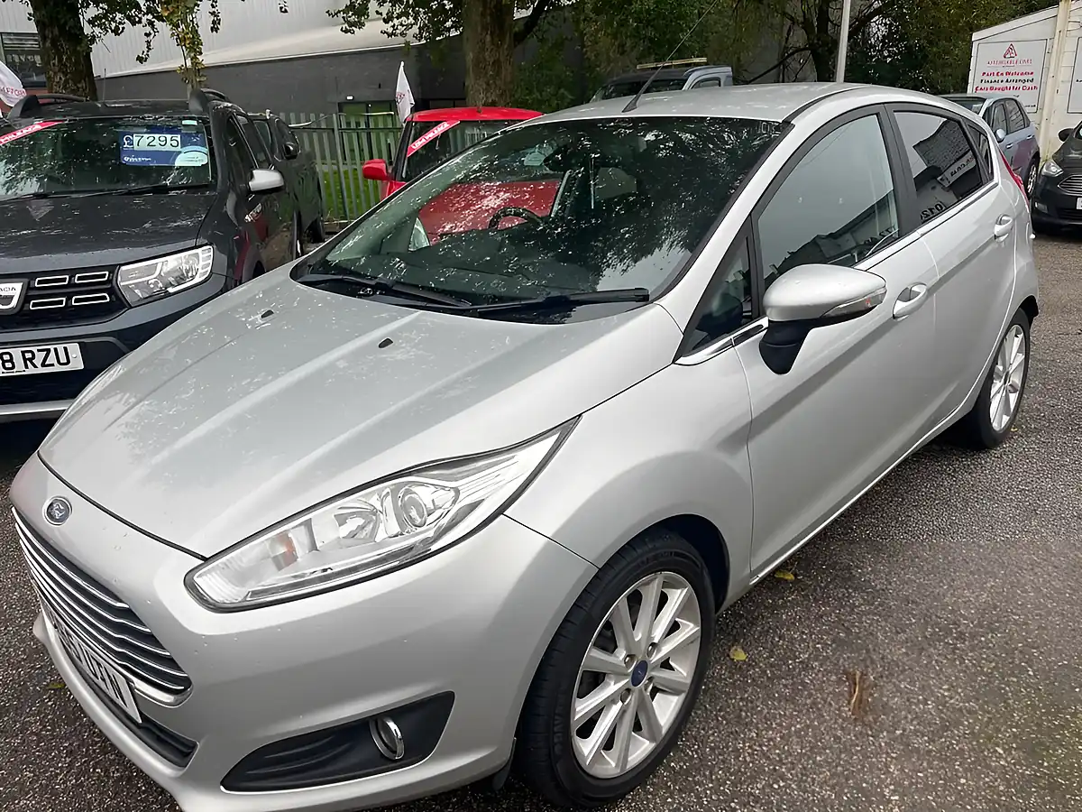 Used 2016 Ford Fiesta Titanium Silver - Interior and Exterior details 3