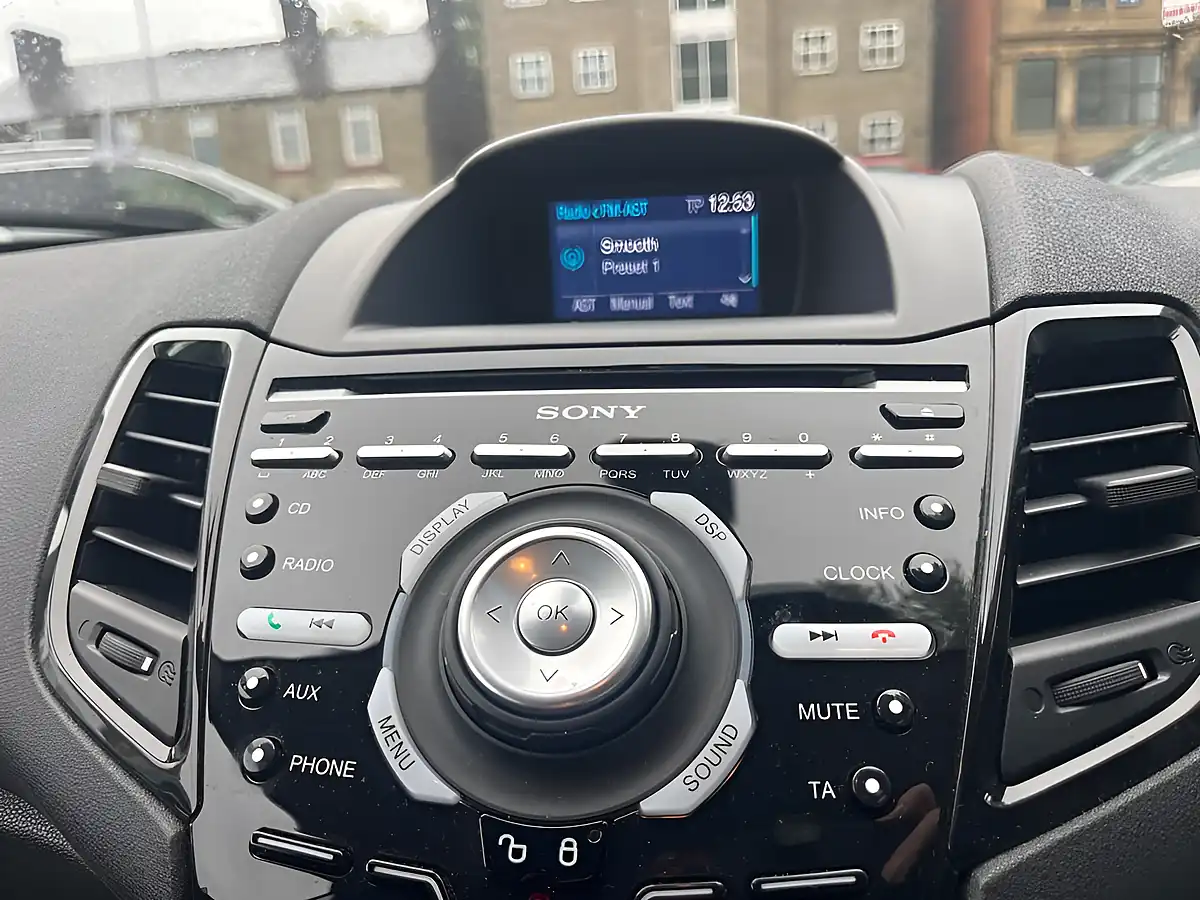 Used 2016 Ford Fiesta Titanium Silver - Interior and Exterior details 5