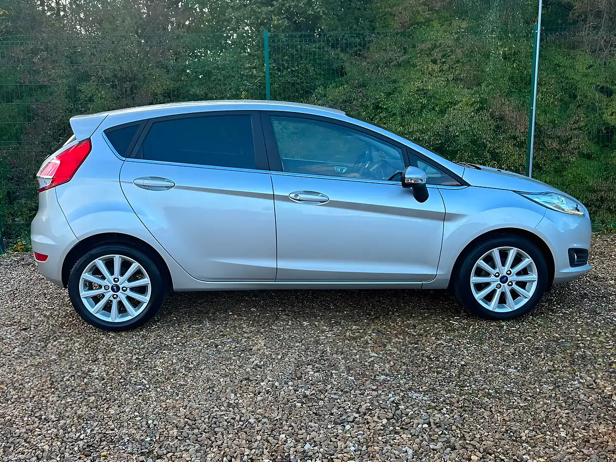Used 2016 Ford Fiesta Titanium Silver - Interior and Exterior details 3