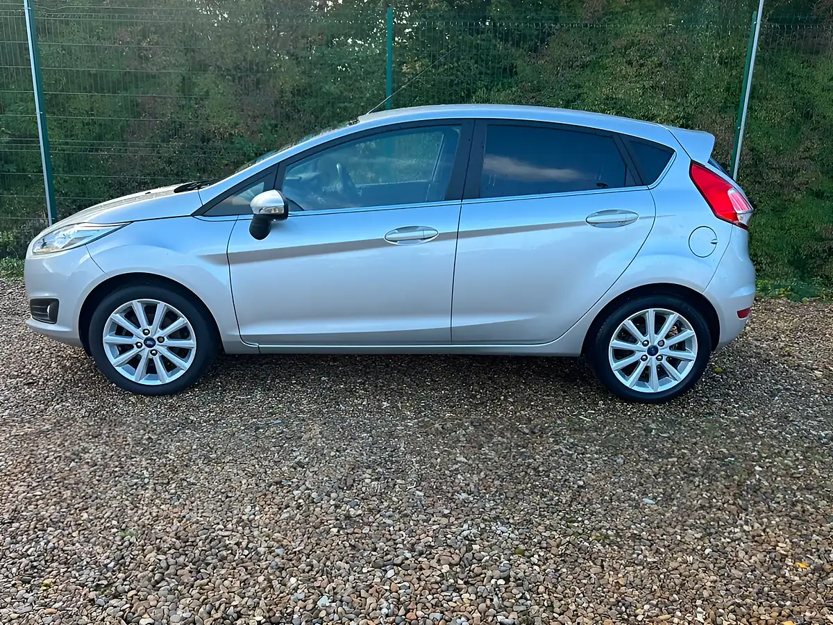 Used 2016 Ford Fiesta Titanium Silver - Interior and Exterior details 6
