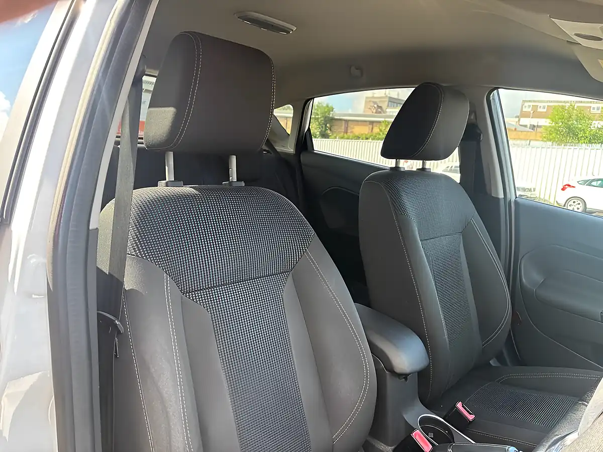 Used 2016 Ford Fiesta Titanium White - Interior and Exterior details 11