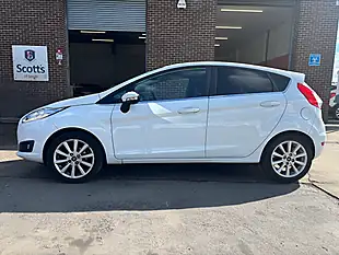 Used 2016 Ford Fiesta Titanium White - Interior and Exterior details 4