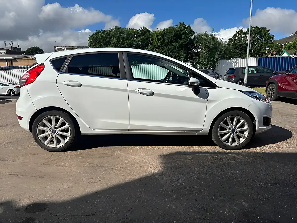 Used 2016 Ford Fiesta Titanium White - Interior and Exterior details 8