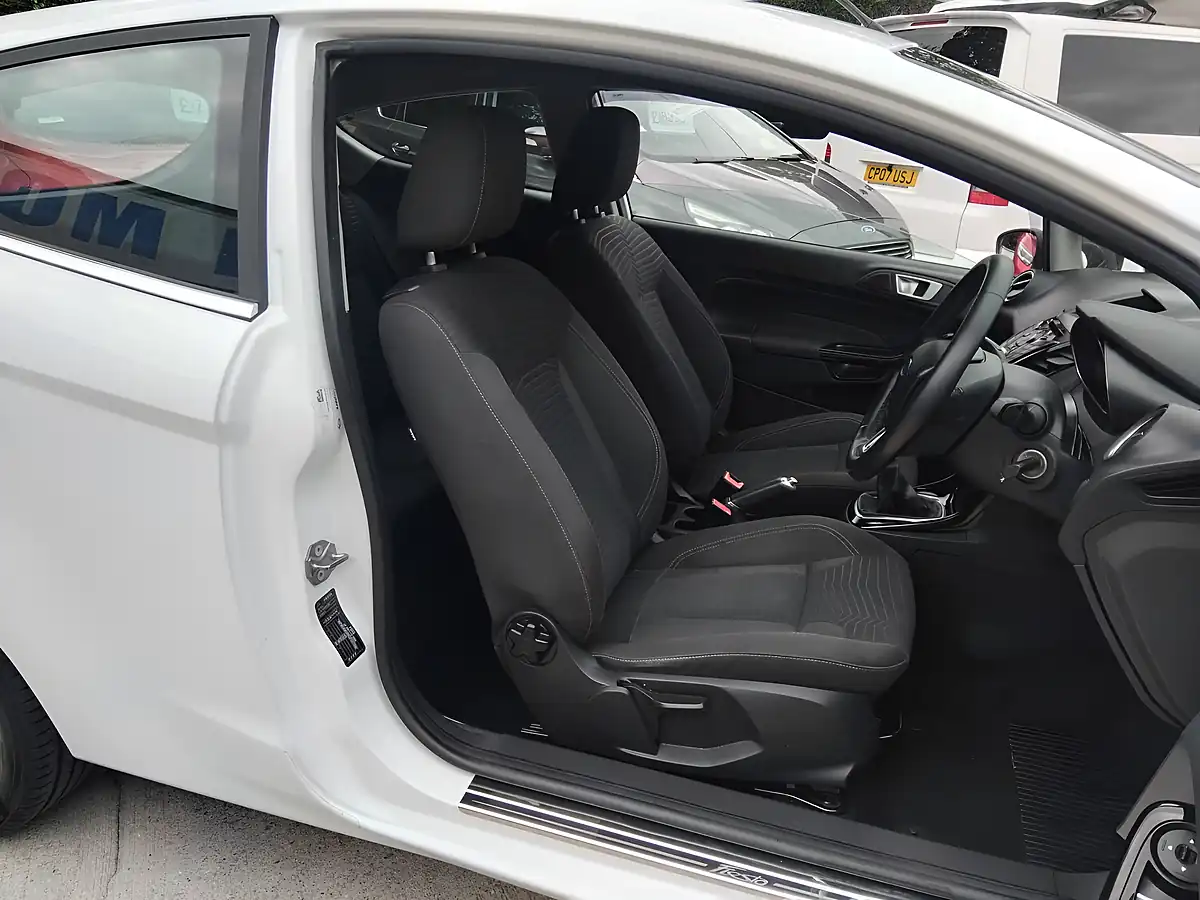 Used 2016 Ford Fiesta Zetec 3dr White - Interior and Exterior details 15
