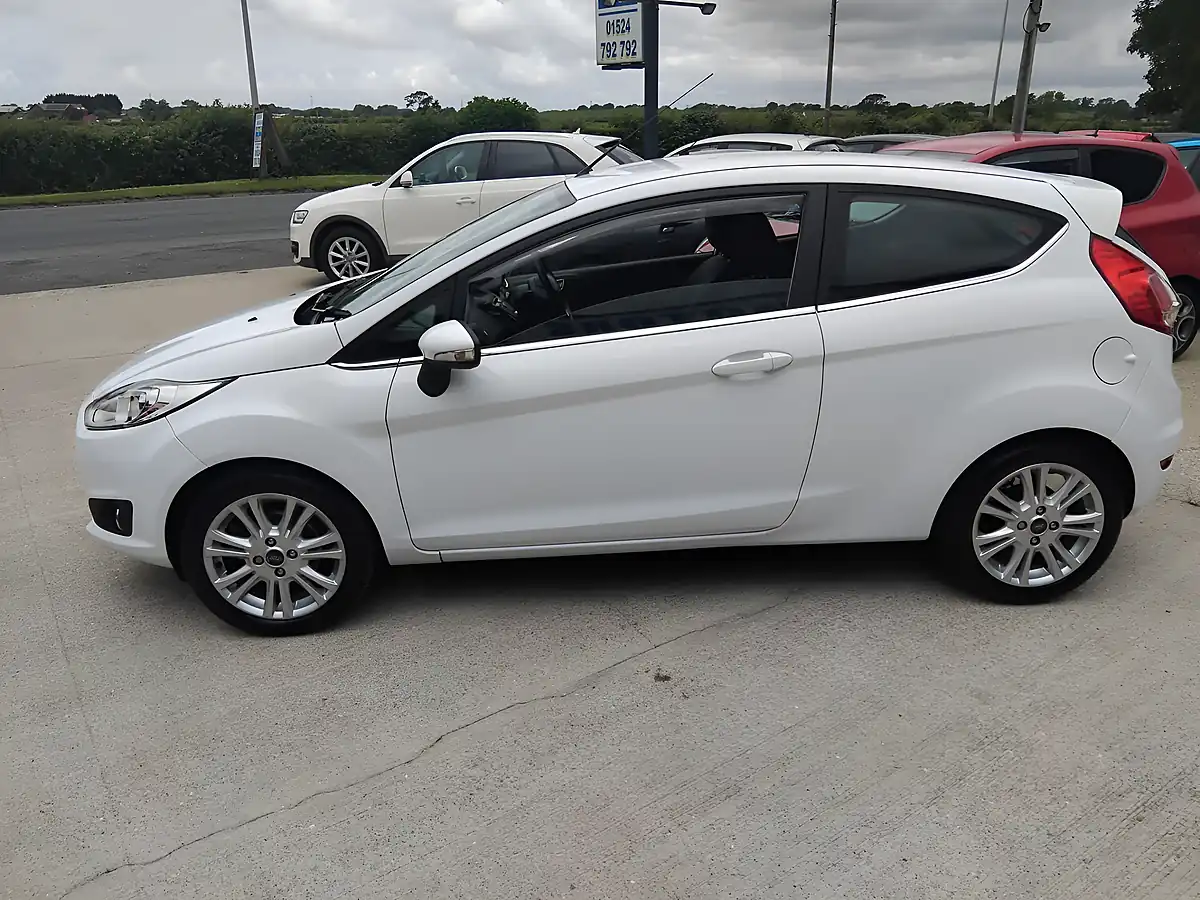 Used 2016 Ford Fiesta Zetec 3dr White - Interior and Exterior details 4