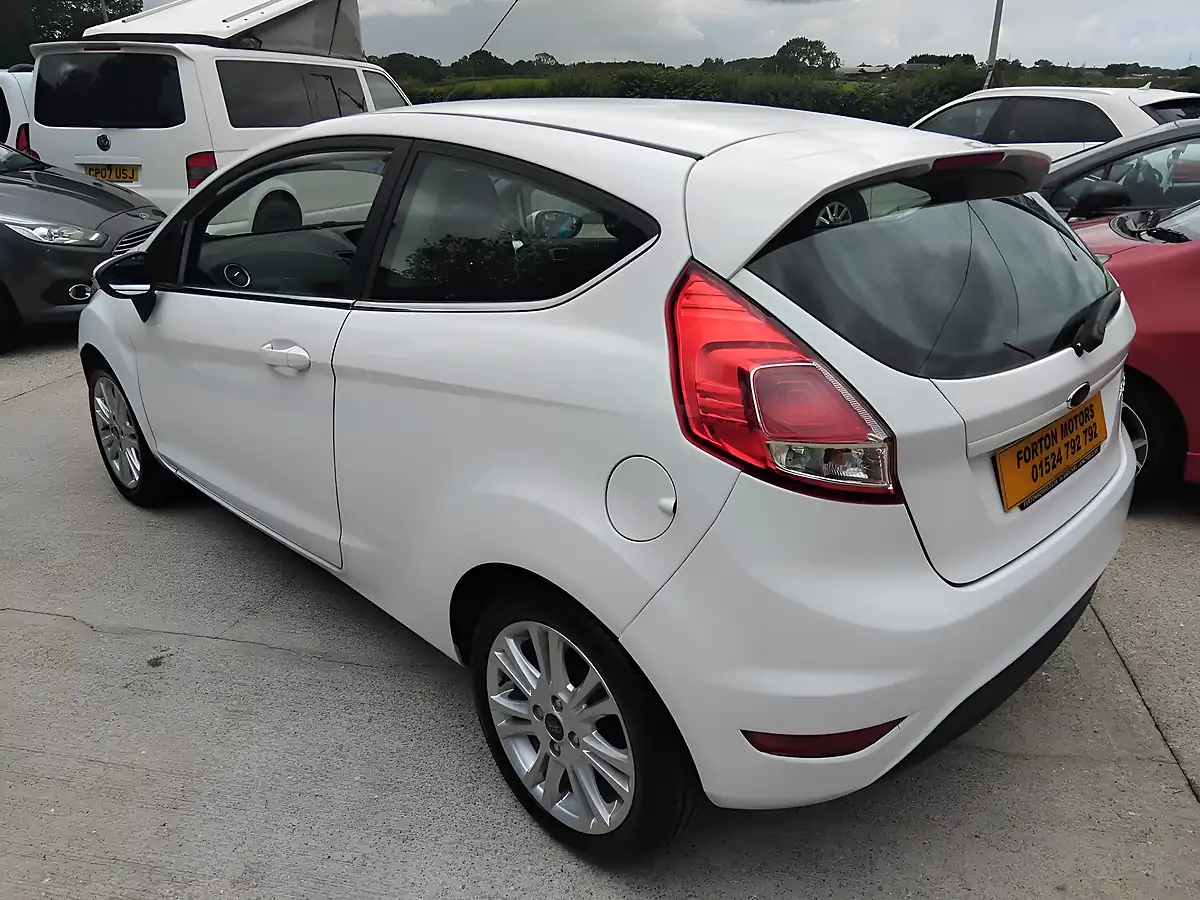 Used 2016 Ford Fiesta Zetec 3dr White - Interior and Exterior details 5